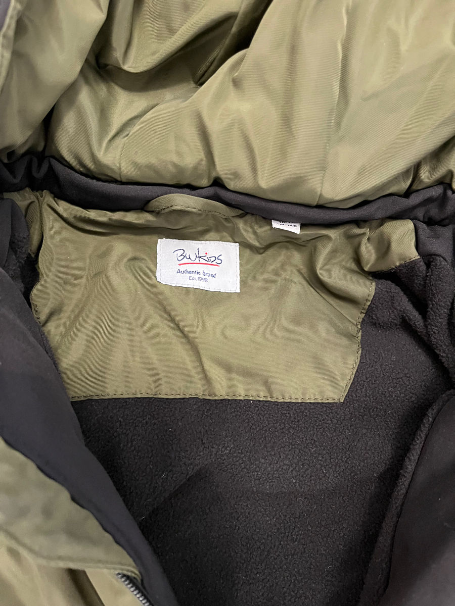 Продам куртки Benetton