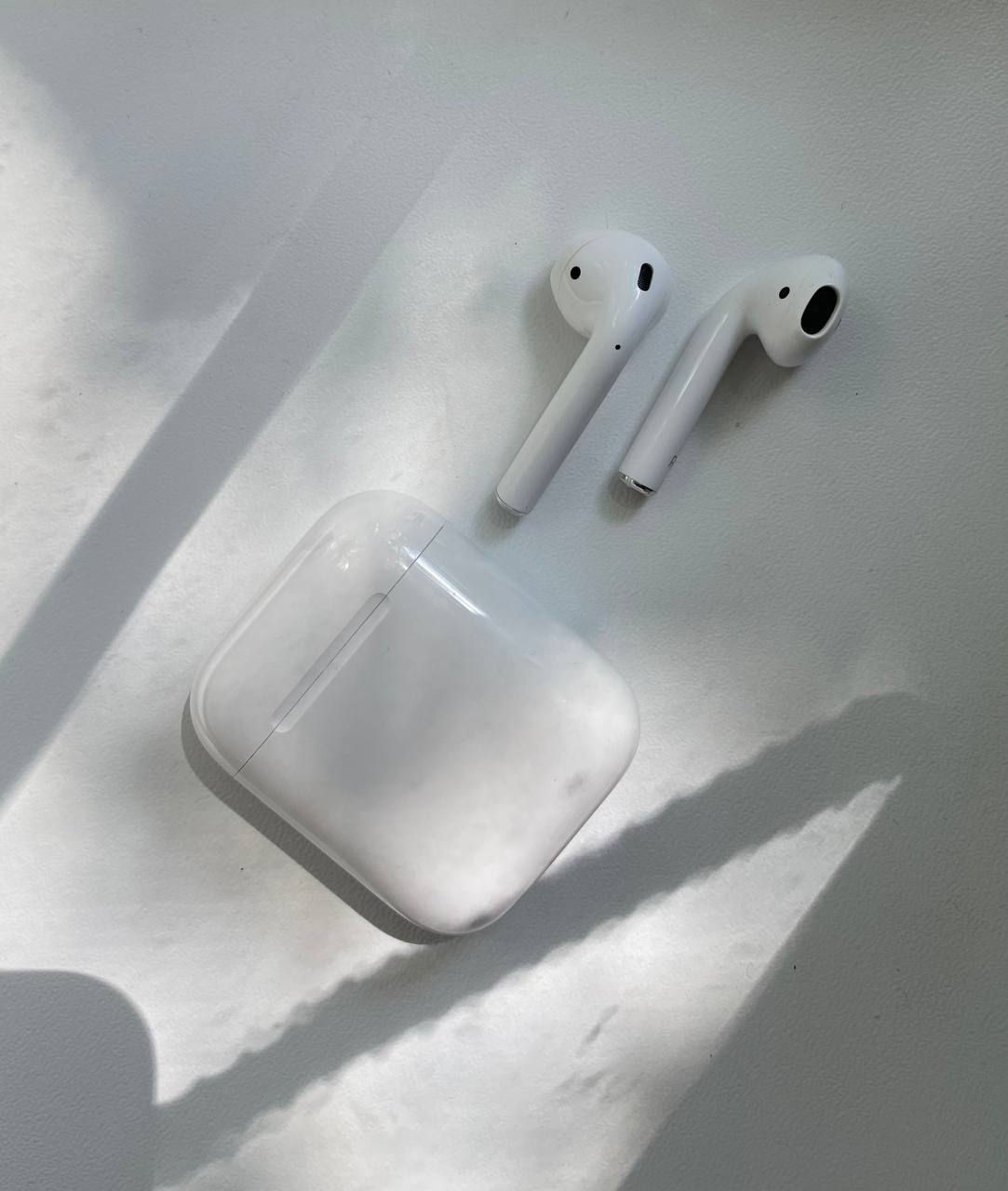 Apple AirPods 2 – оригинальные наушники, отличное состояние фото 3