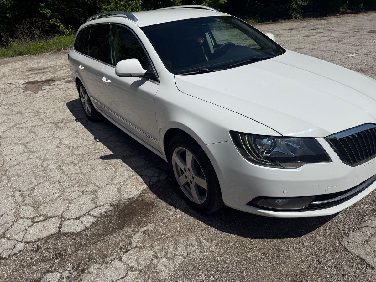 Skoda Superb фото 2