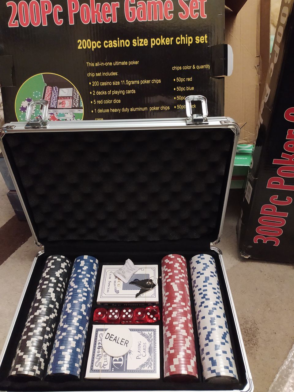 Set de poker покерный набор на 100,200,300,500 фишек