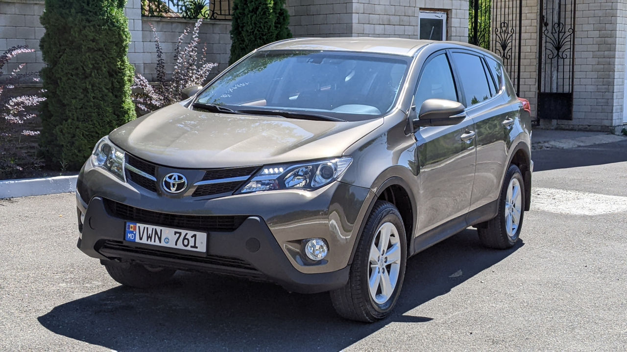 Toyota Rav 4 фото 1