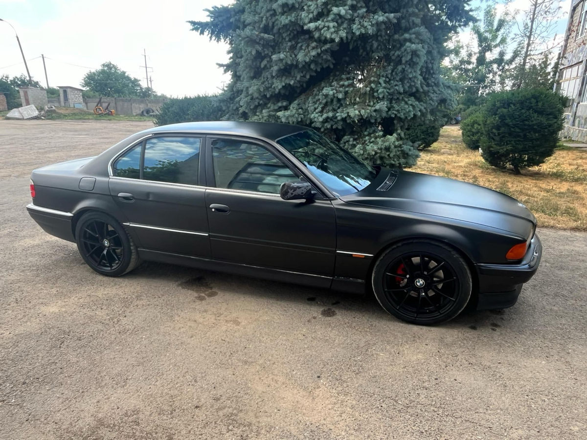 BMW 7 Series foto 2
