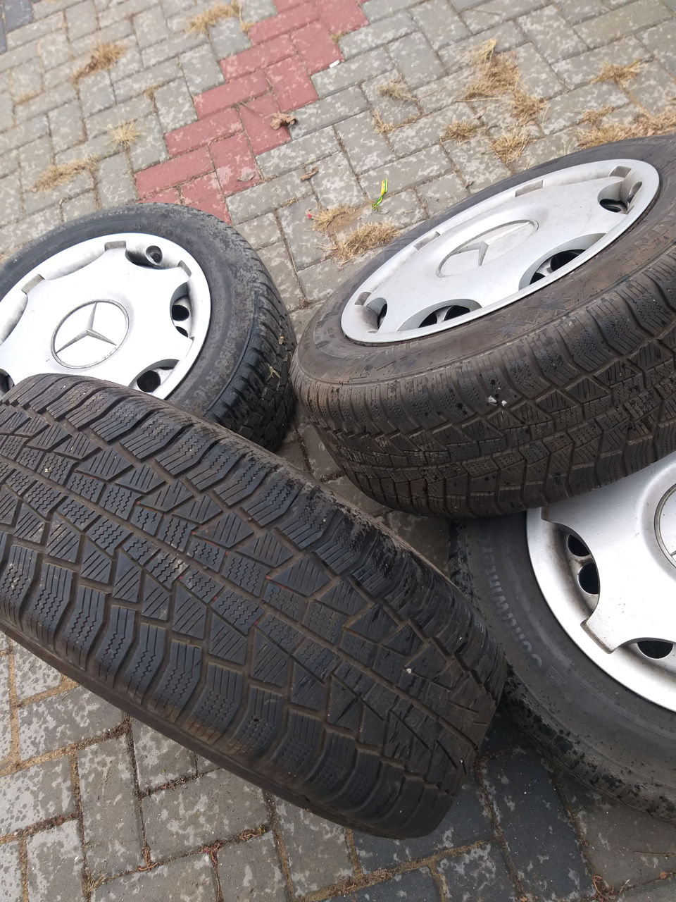 Mercedes225/55R16m+s protector90%cu tot cu discuri foto 2