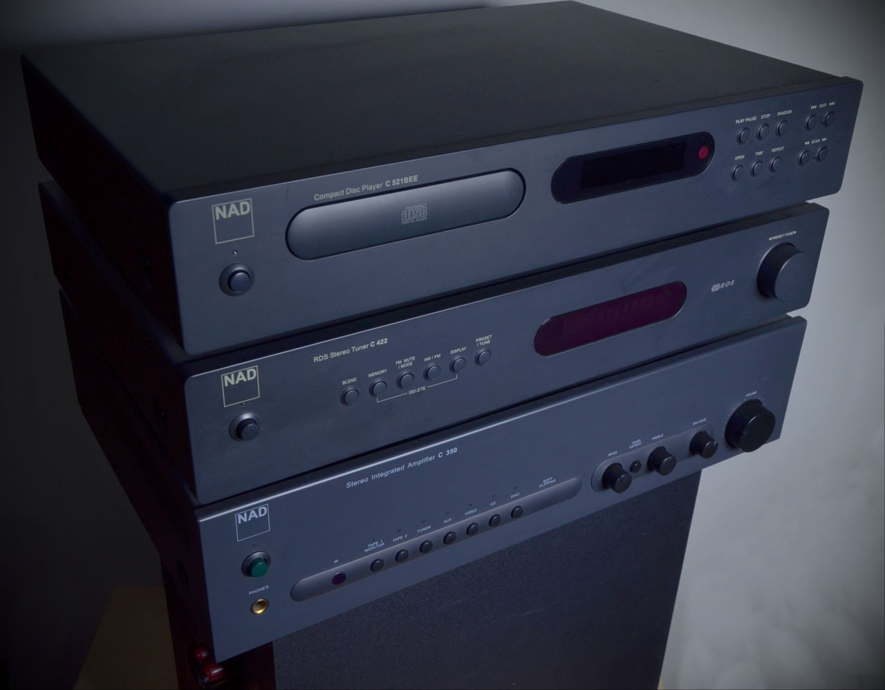 NAD Hi Fi система / NAD C350 усилитель / NAD C521 CD player / NAD C422 Stereo AM/FM / есть пластинки фото 0