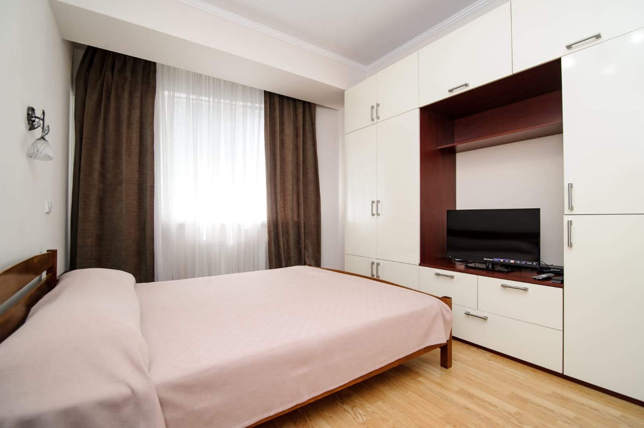 Apartament cu 1 cameră, 45 m², Centru, Chișinău foto 0