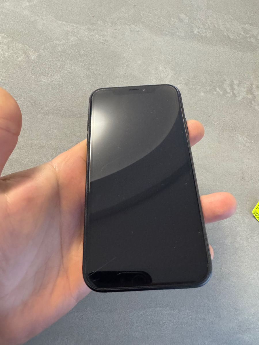 iPhone XR 64gb фото 4