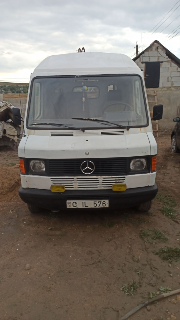 Mercedes 210