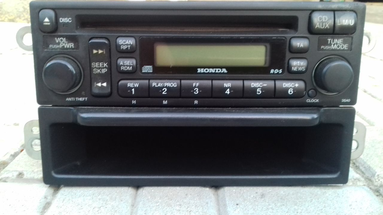 Штатная магнитола cd на Honda CRV 2