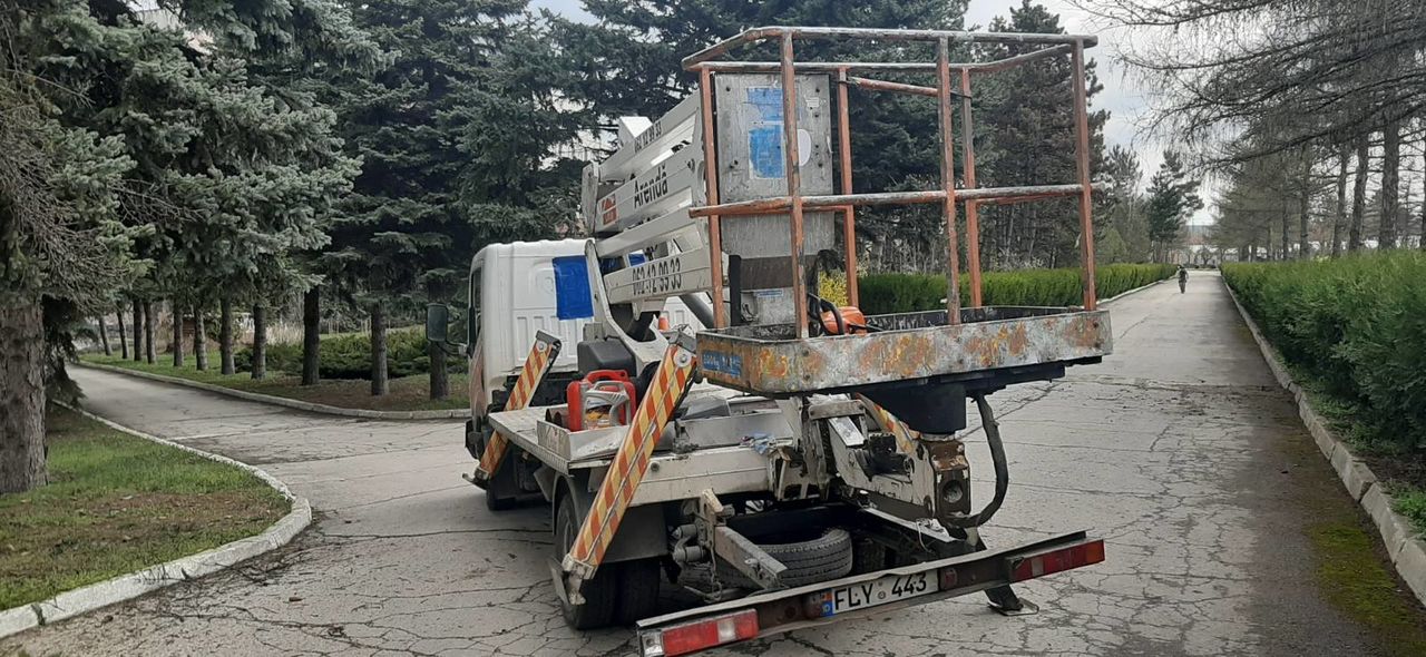 Autoturnuri in arenda pentru orice tip de lucrari la inaltime! foto 1