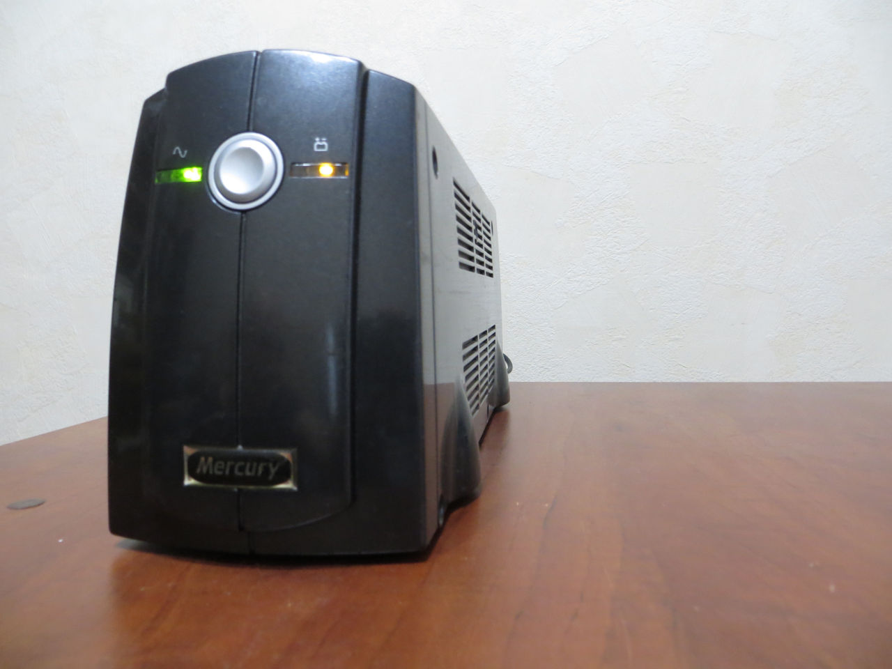 продам ИБП Mercury Classic 600 (ступенчатая аппроксимация синусоиды)