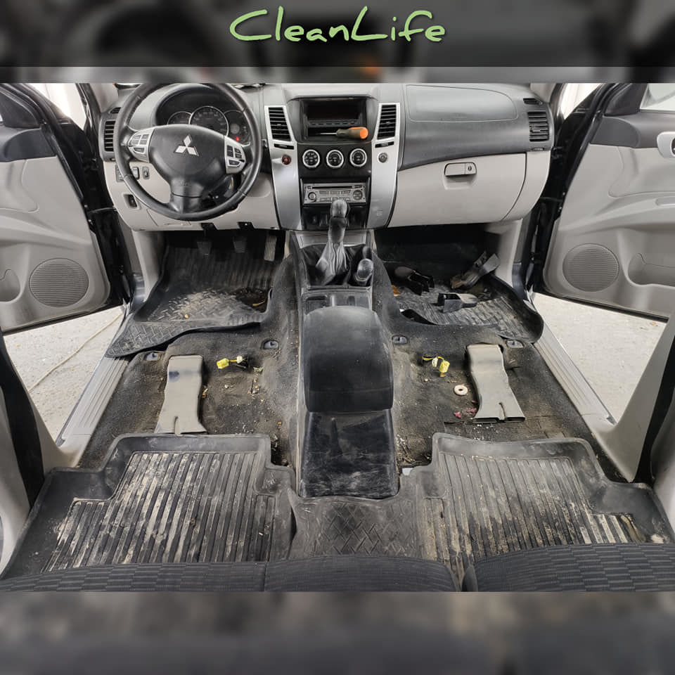 Deteiling Buiucani. Сuratare chimica cu aburi. Vopsirea pielii si plastic. Polish si reparatie auto foto 9
