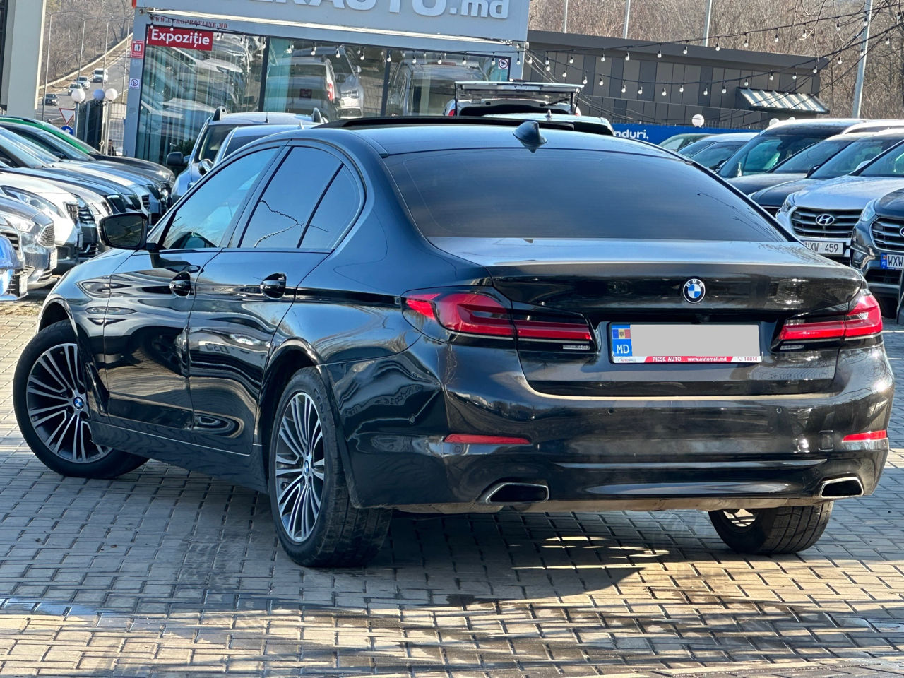 BMW 5 Series foto 2