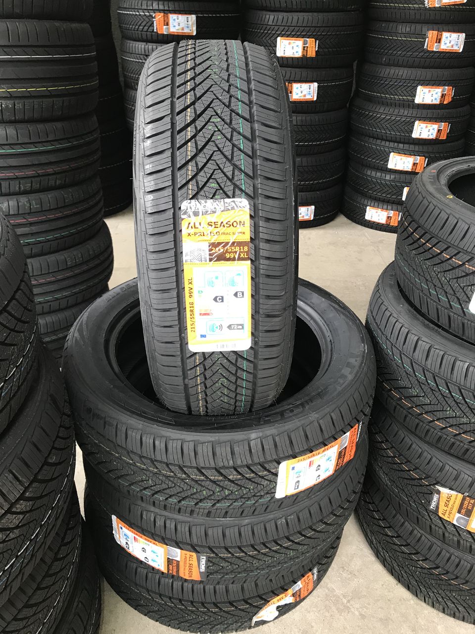 215/55 R18 Tracmax Allseason Trac saver/ Доставка, Livrare toata Moldova foto 0