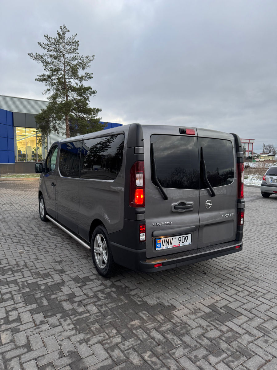 Opel Vivaro фото 2
