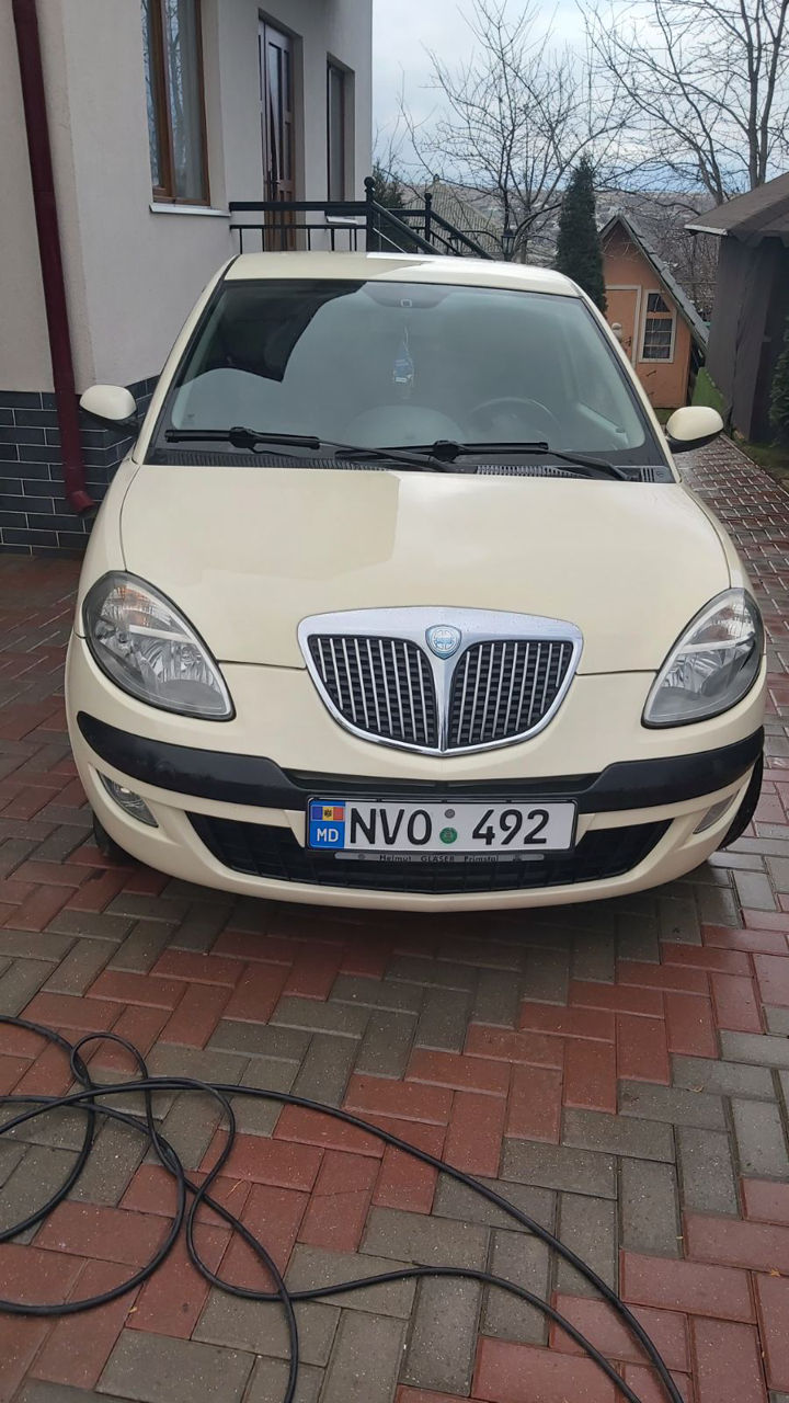 Lancia Ypsilon foto 3