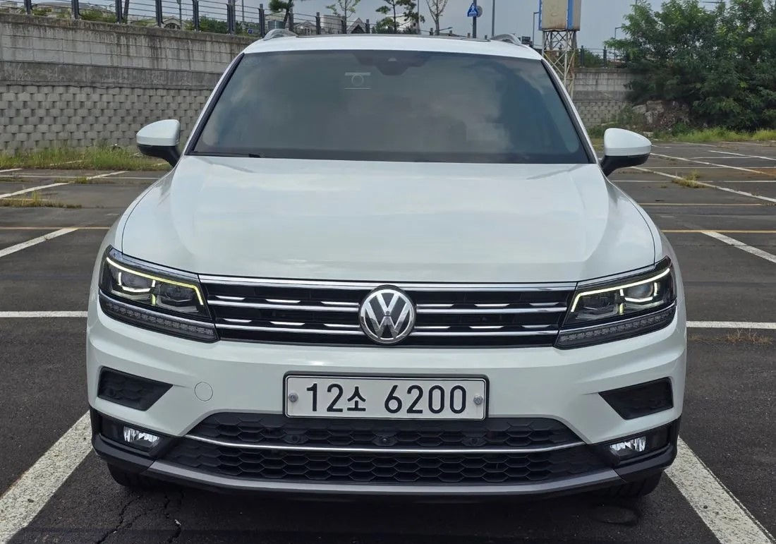 Volkswagen Touareg foto 1