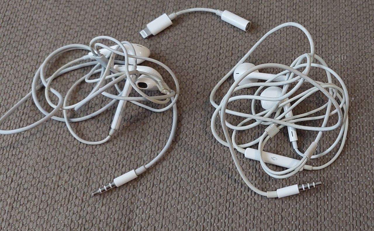 Earpods-3.5mm-lichting-переходник оригинал б/у