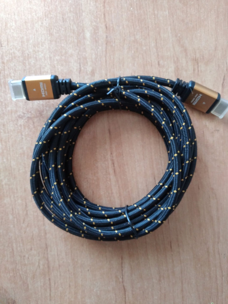 Кабель HDMI 5 метров новый с оплёткой за пол цены - 100 лей