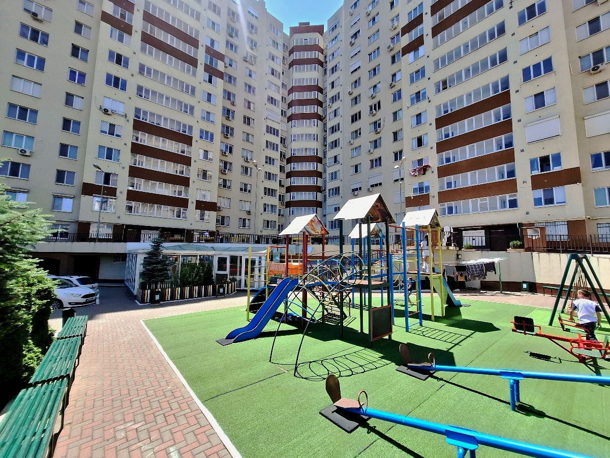 Spațiu universal, 493 m², Chișinău