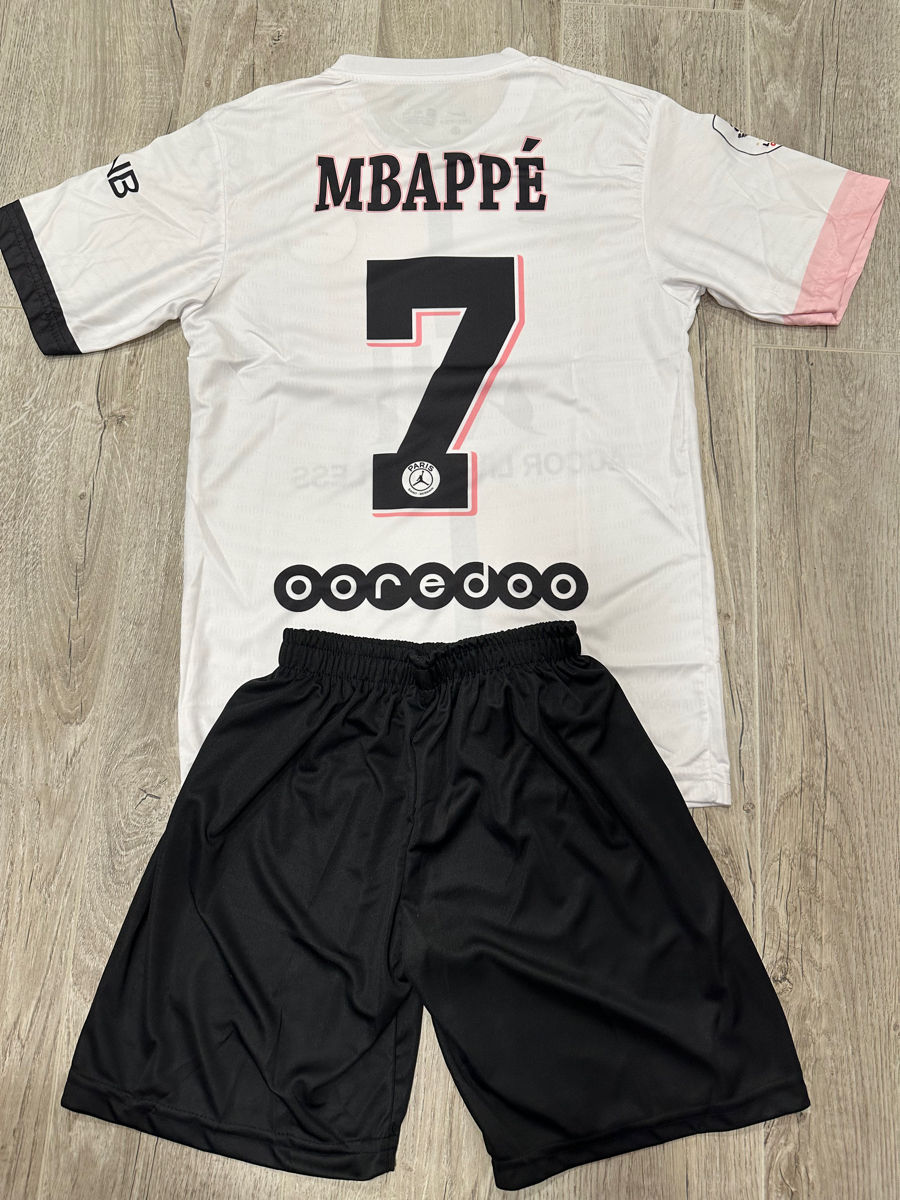 Costum fotbal Lamine Yamal 140 cm,152 cm foto 3