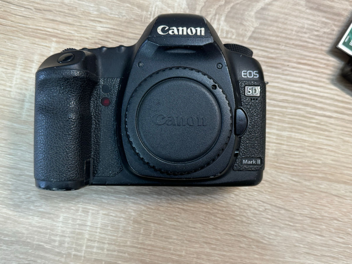Canon EOS 5D Mark ii фото 0