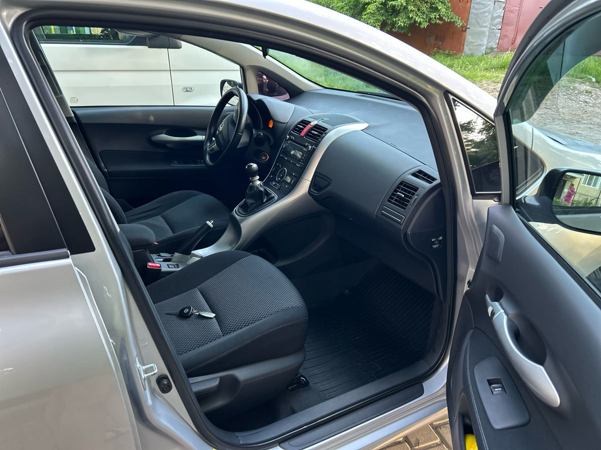 Toyota Auris foto 8