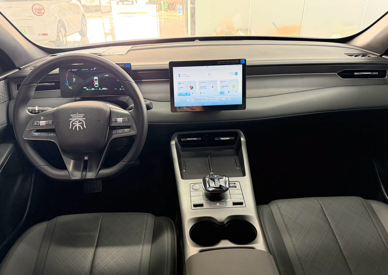 Byd Qin an. 2025 cu rulaj 10070 km, Plug-in Hybrid (benzină), 14800
