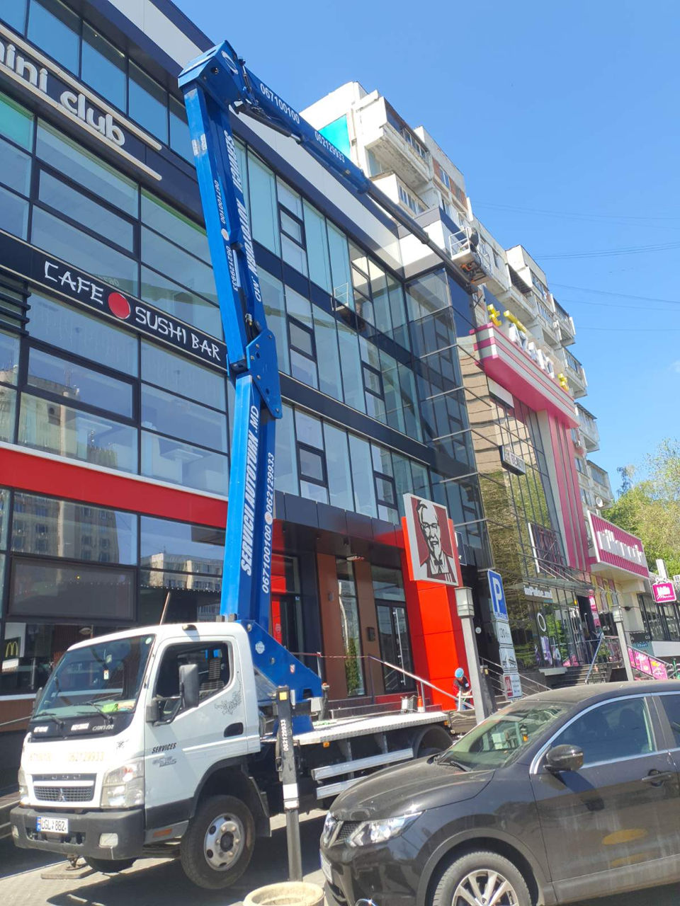 Spălarea faţadelor din sticlă, bond, panouri publicitare,acoperişuri din sticlă cu un sistem unic! foto 15