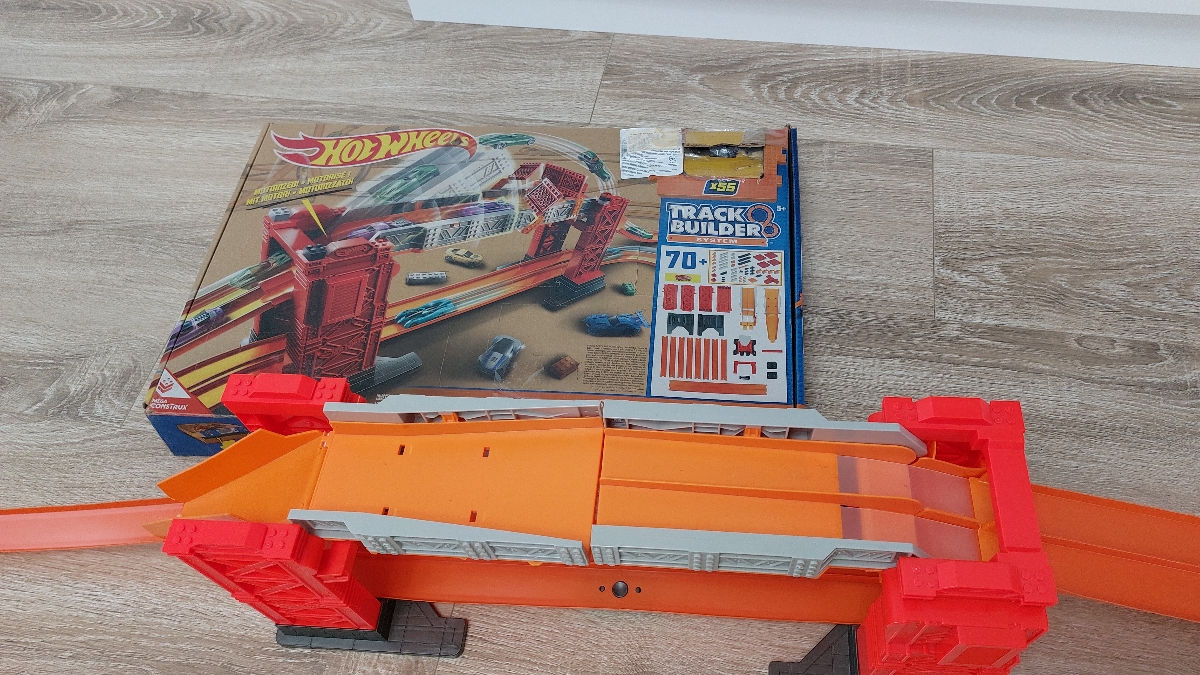 Super Preț!!!Hot Wheels 550 lei. foto 0