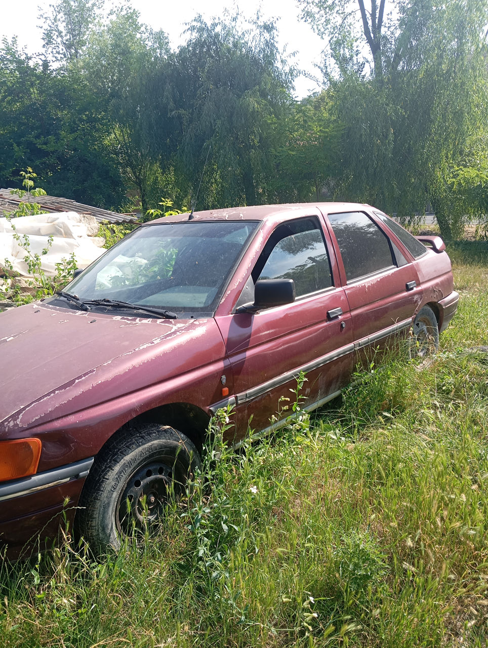 Ford Escort фото 0