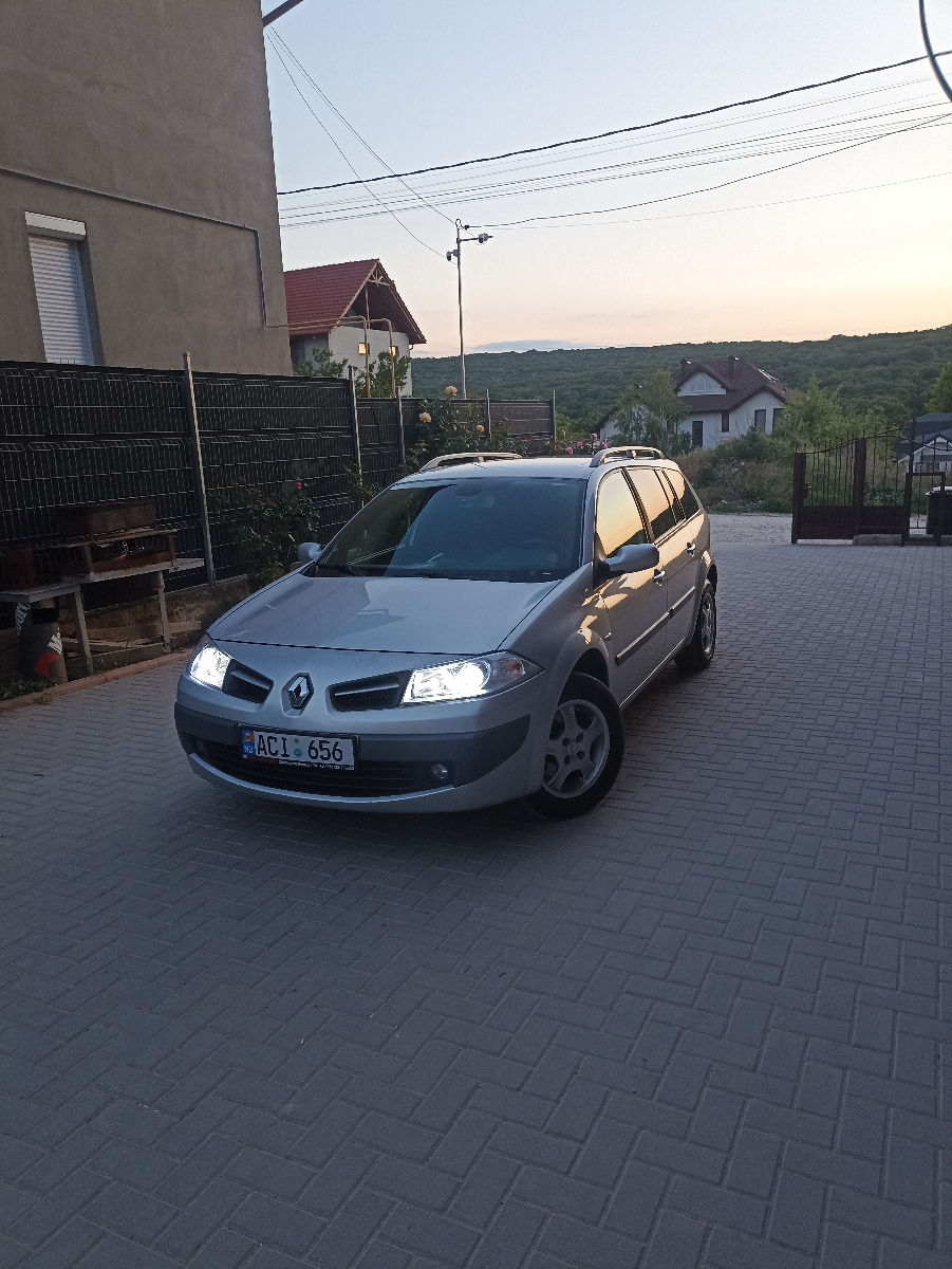 Renault Megane foto 2