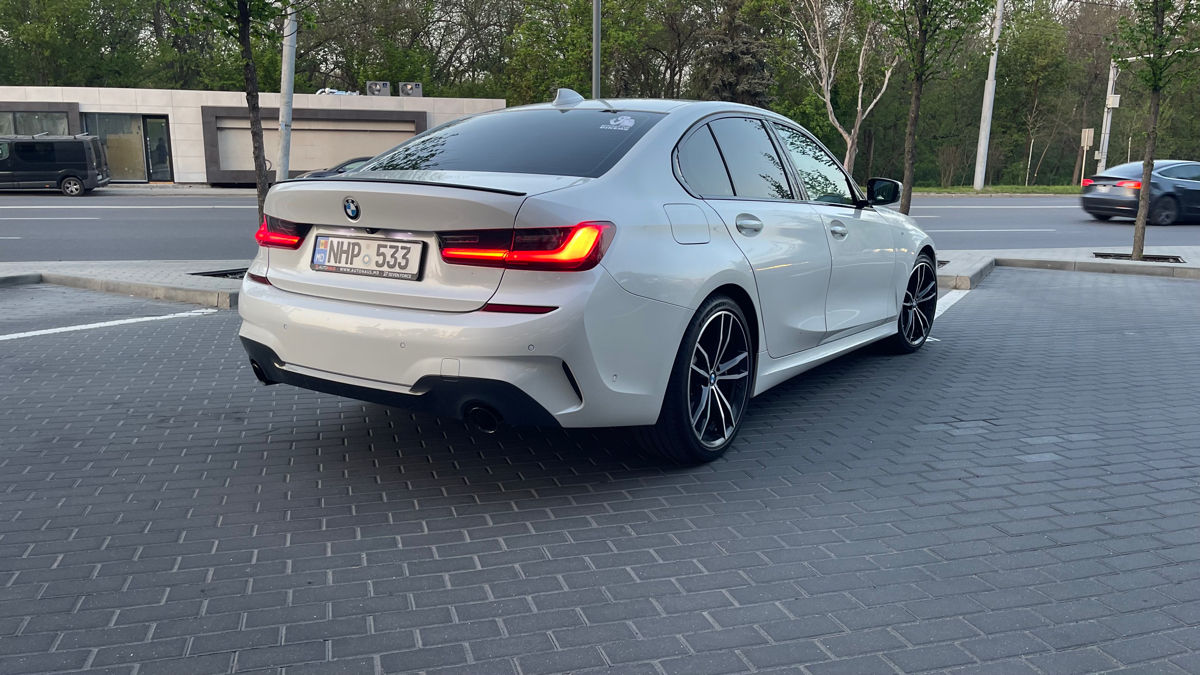 BMW 3 Series фото 2