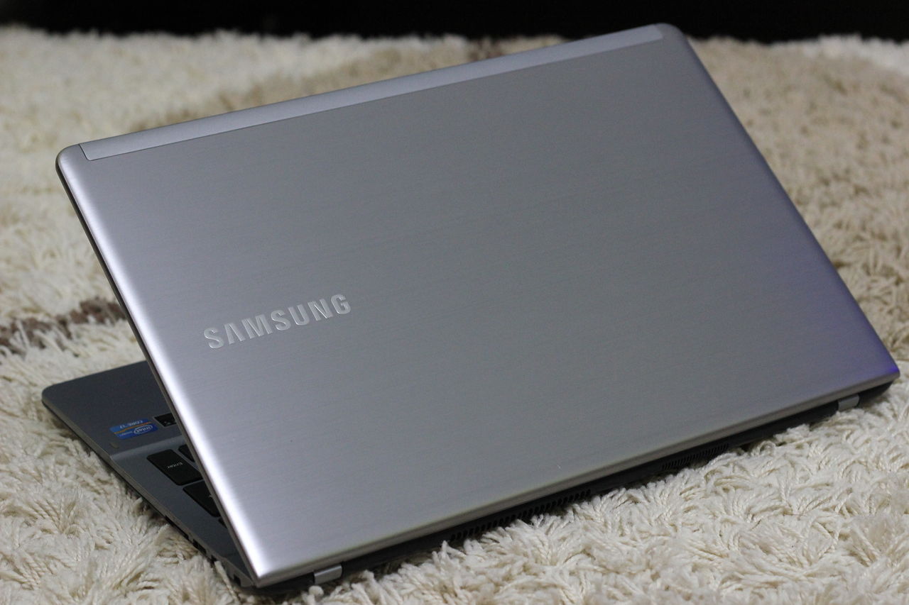 Samsung 510R (Core i7 3537U/8Gb Ram/500Gb HDD/15.6