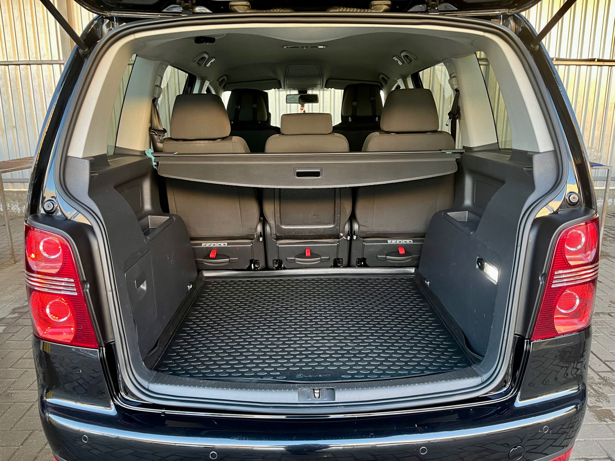 Volkswagen Touran фото 9