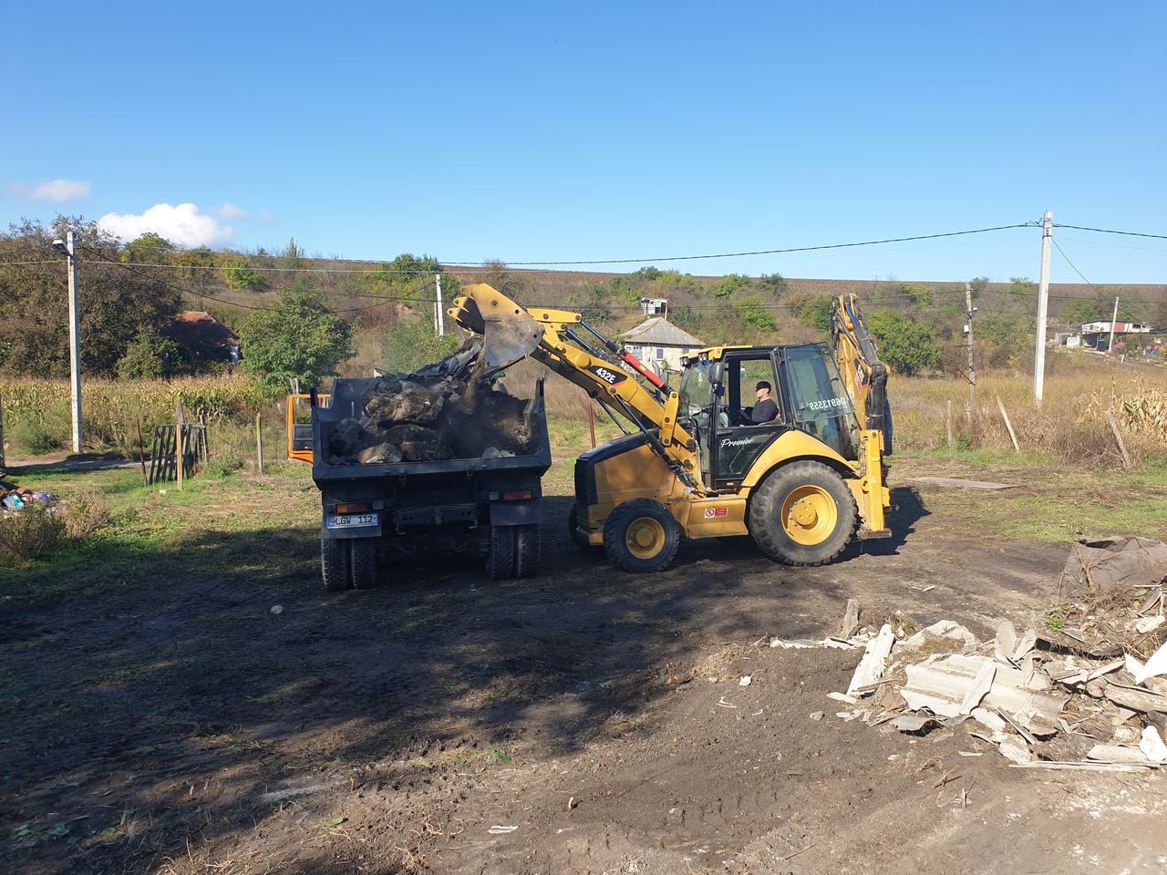 Servicii bobcat kamaz, buldoexcavator demolare  si evacuare excavator,вывоз стороительного мусора foto 3