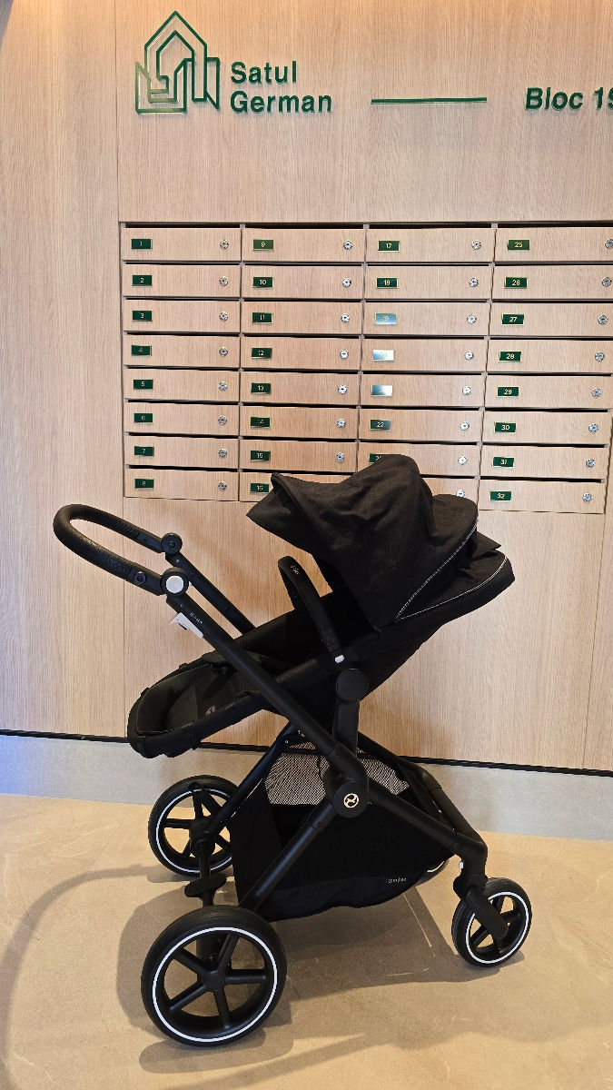 Carucior 2 in 1 Cybex Gold EOS LUX Moon Black foto 4