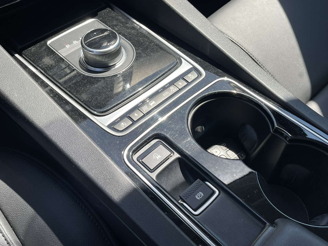 Jaguar F-PACE foto 12