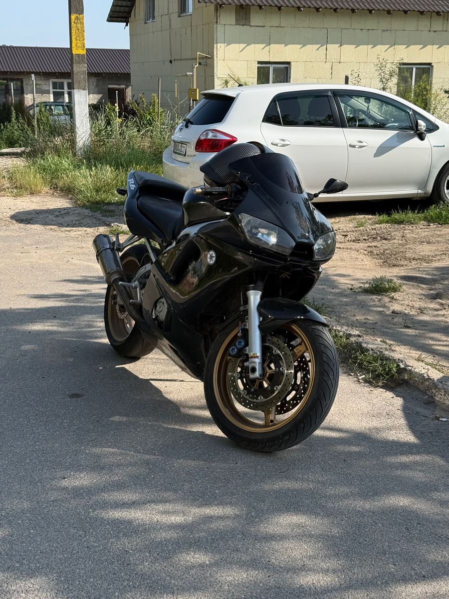 Yamaha R 6  foto 1