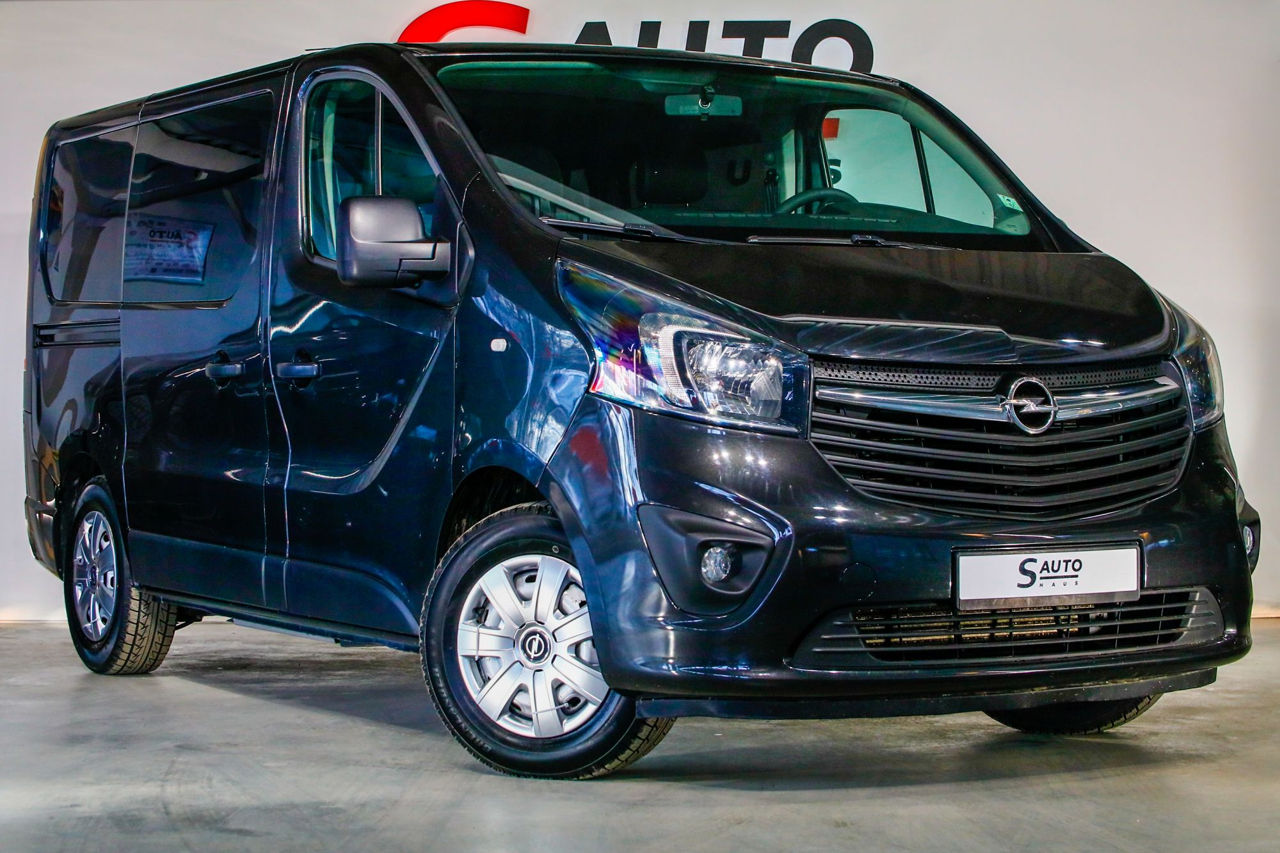 Opel Vivaro фото 1
