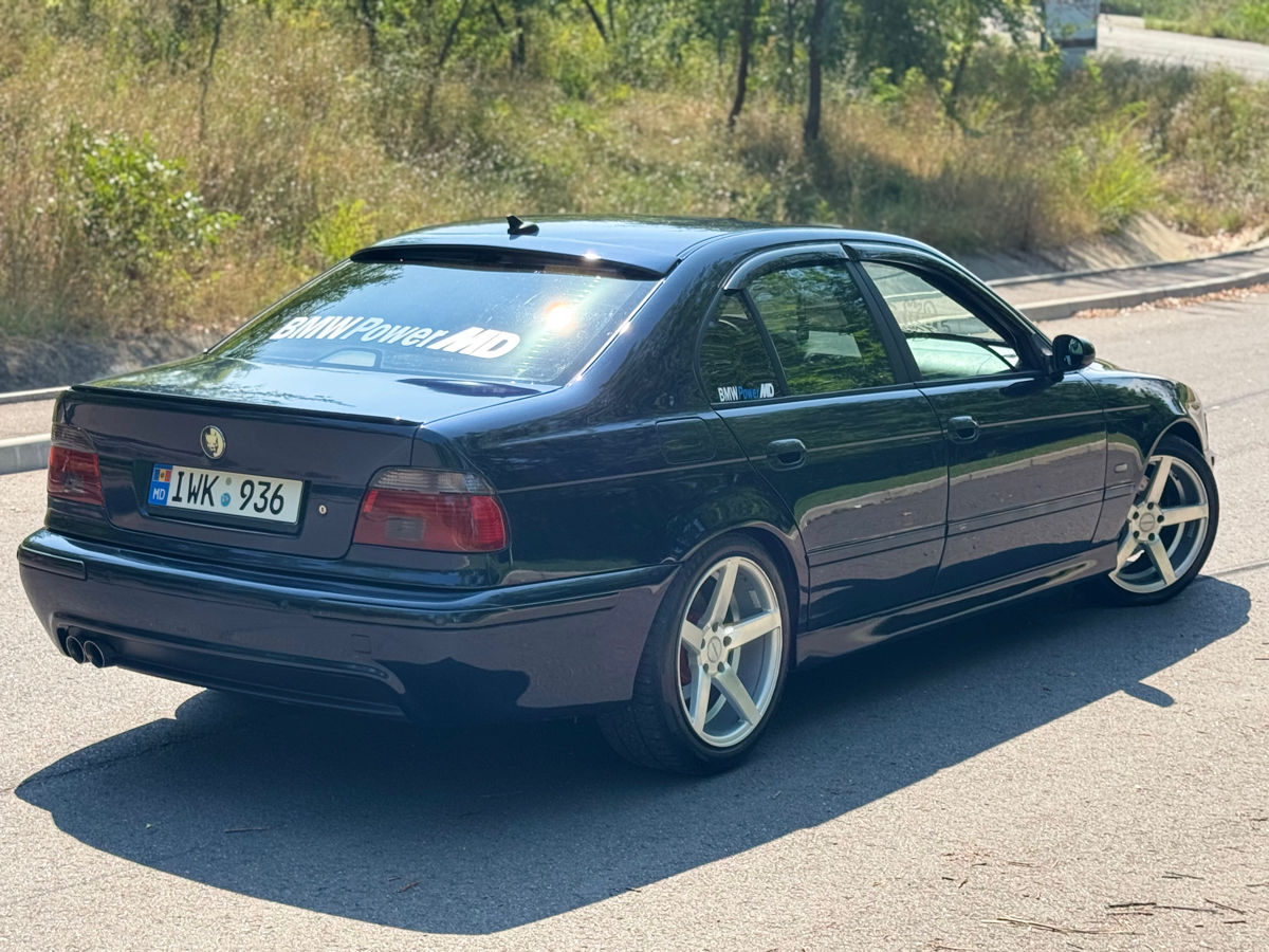 BMW 5 Series foto 3