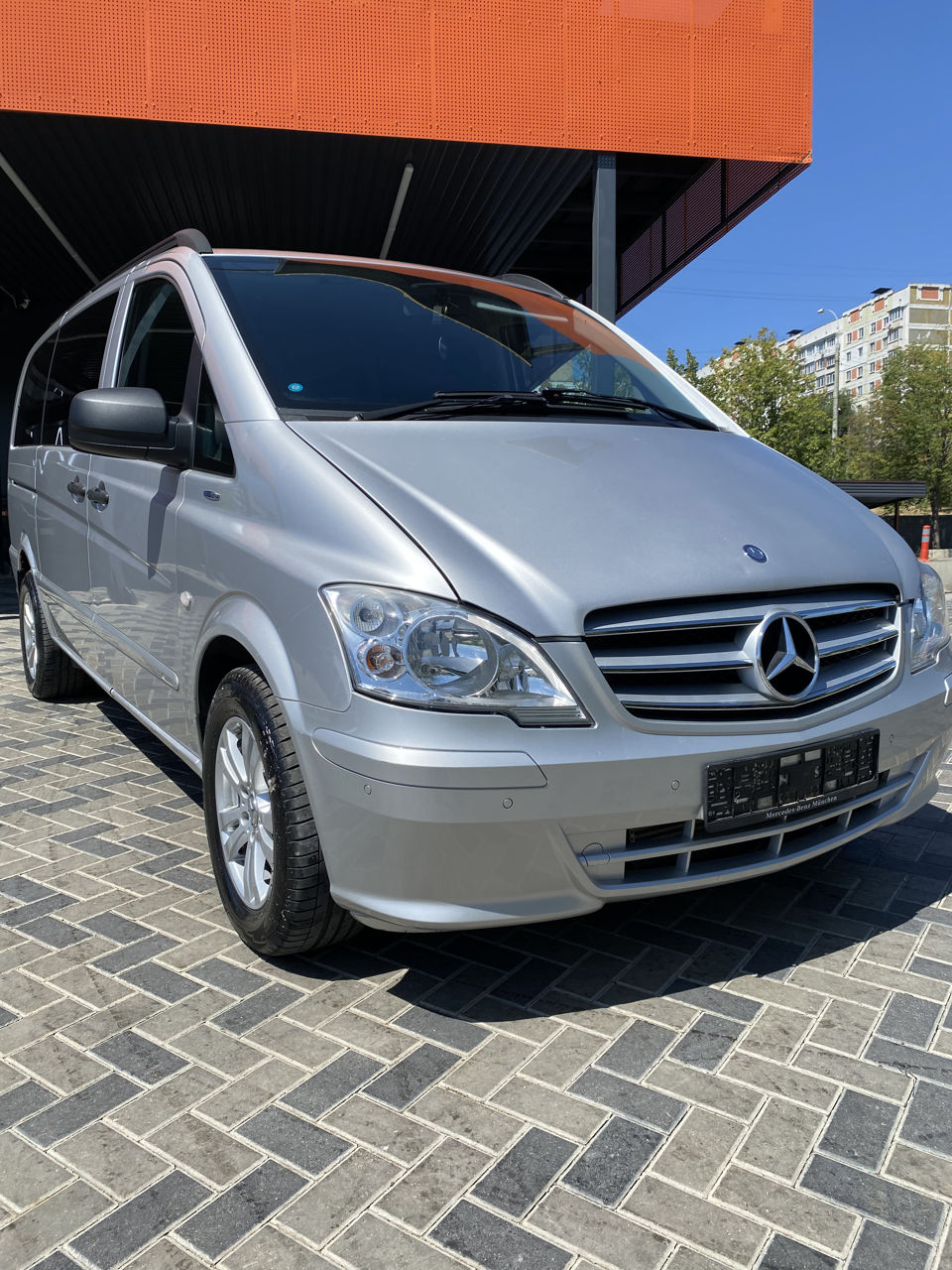 Chirie minivan Mercedes Vito ,2014,diesel ,automat foto 1