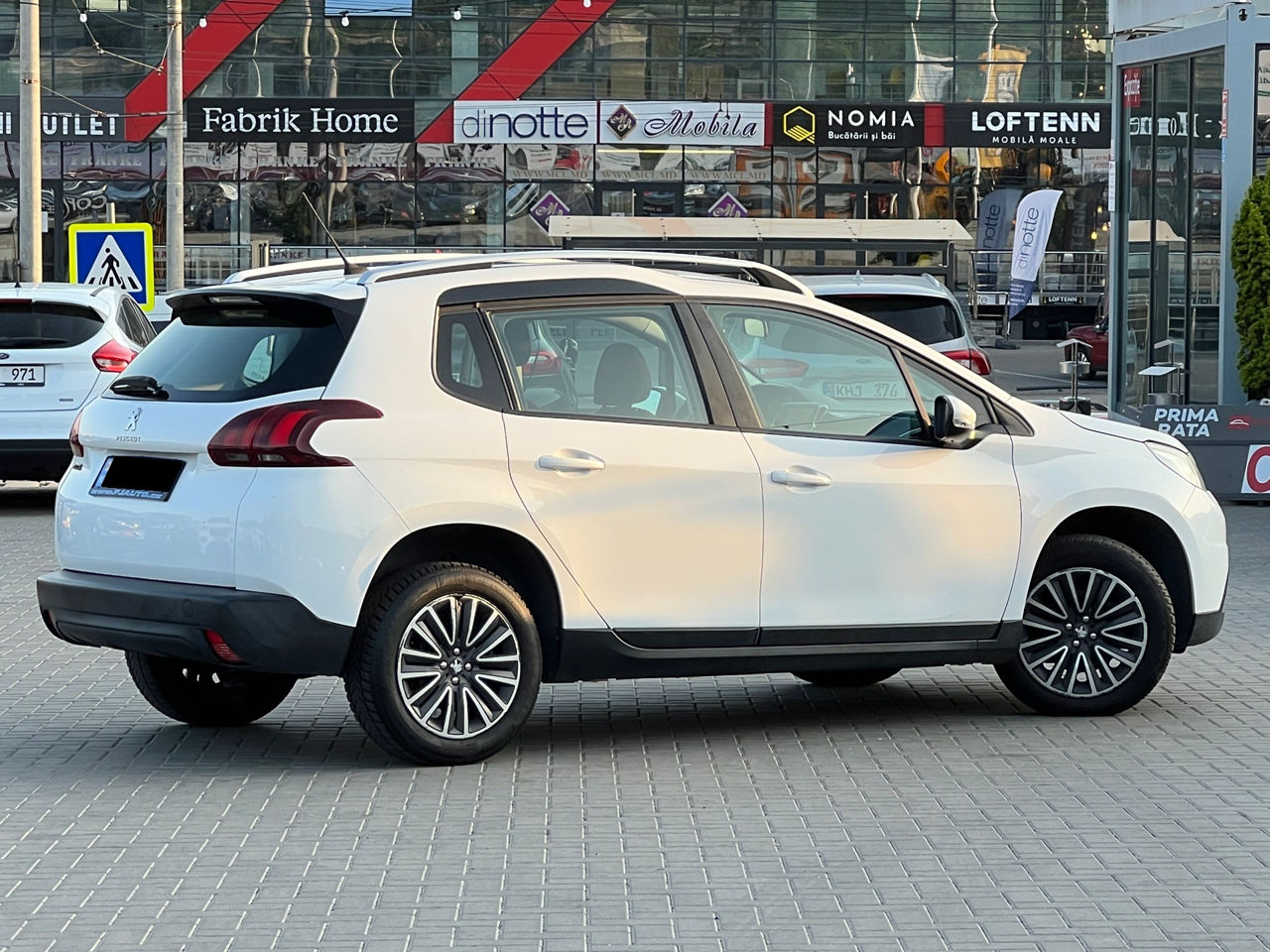Peugeot 2008 фото 3