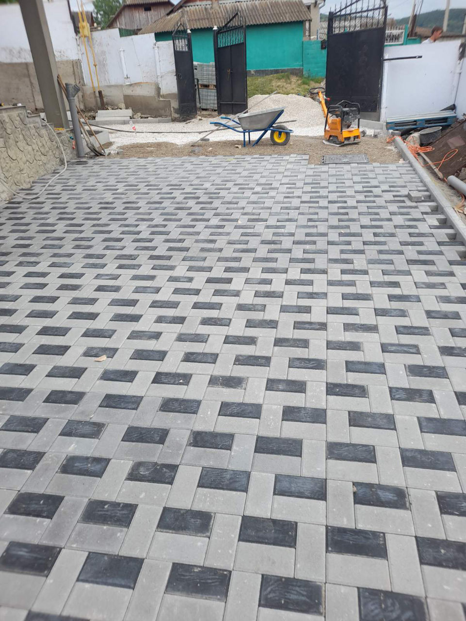 Servicii de amenajarea  teritoriului și instalarea pavajului de la producatori - Memilit SRL фото 8