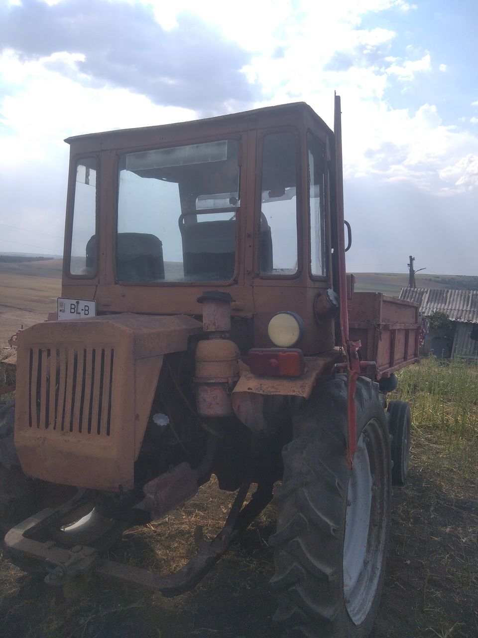 Tractor T16