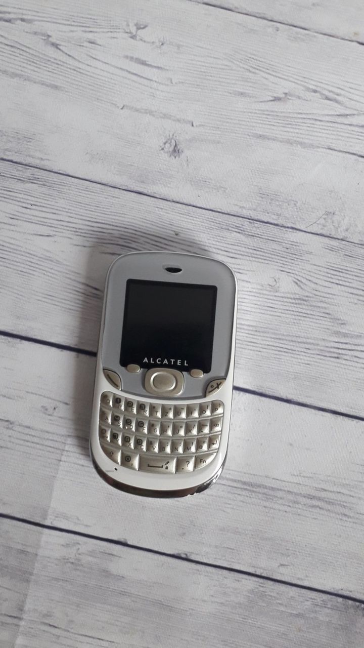 Alcatel ( Dual - sim )