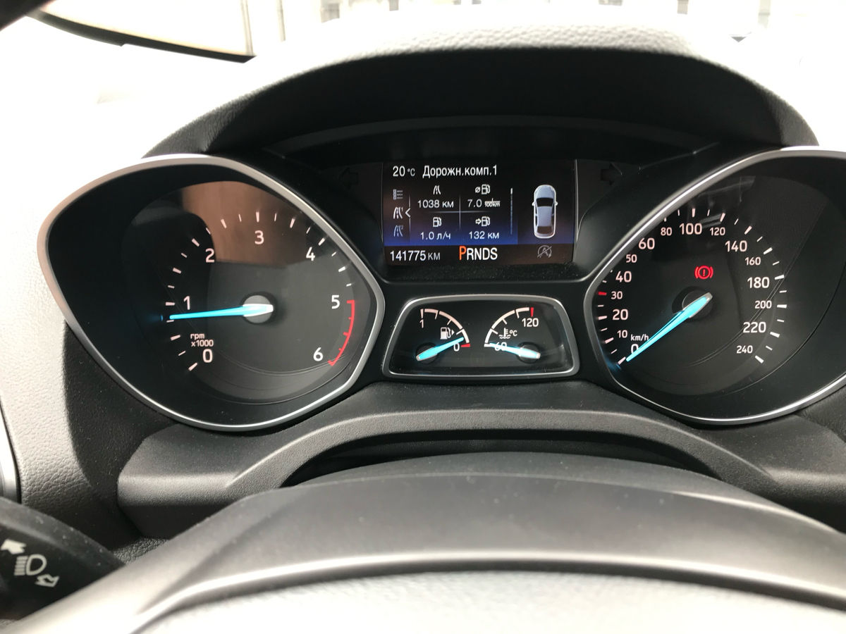 Ford Kuga foto 3