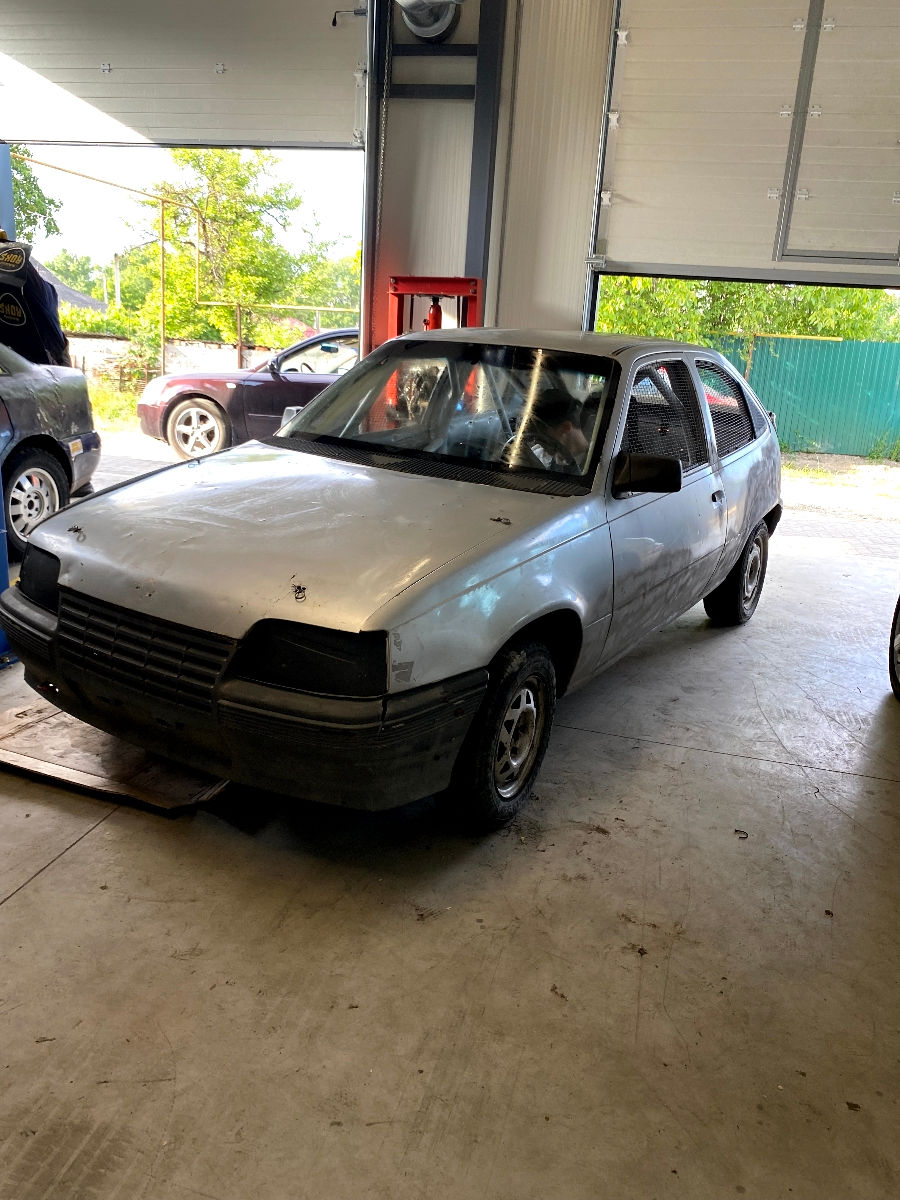 Opel Kadett фото 2