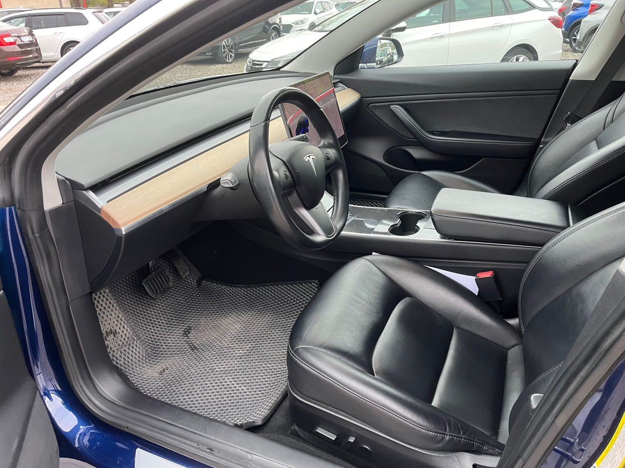 Tesla Model 3 foto 6