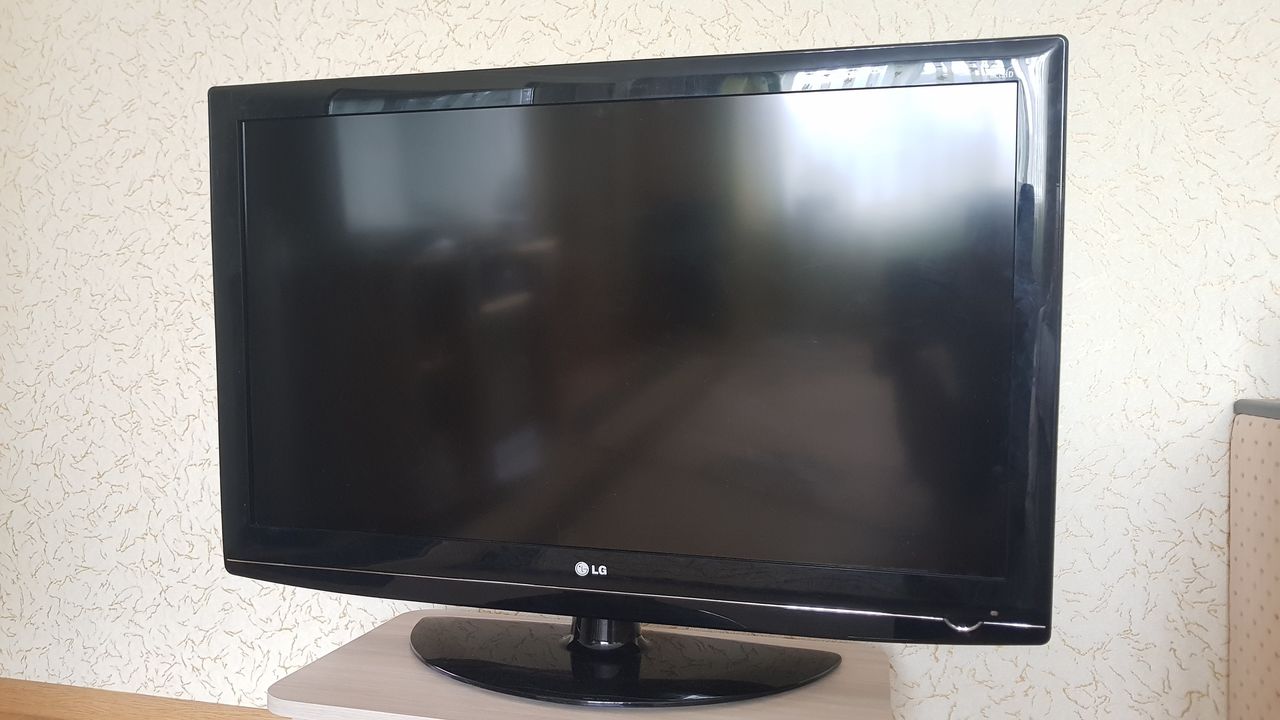 Авито купить телевизор lg. LG 42 плазма. LG плазма 42 дюйма 2010 года. LG Flatron 42 дюйма. Телевизор LG 42 дюйма плазма.