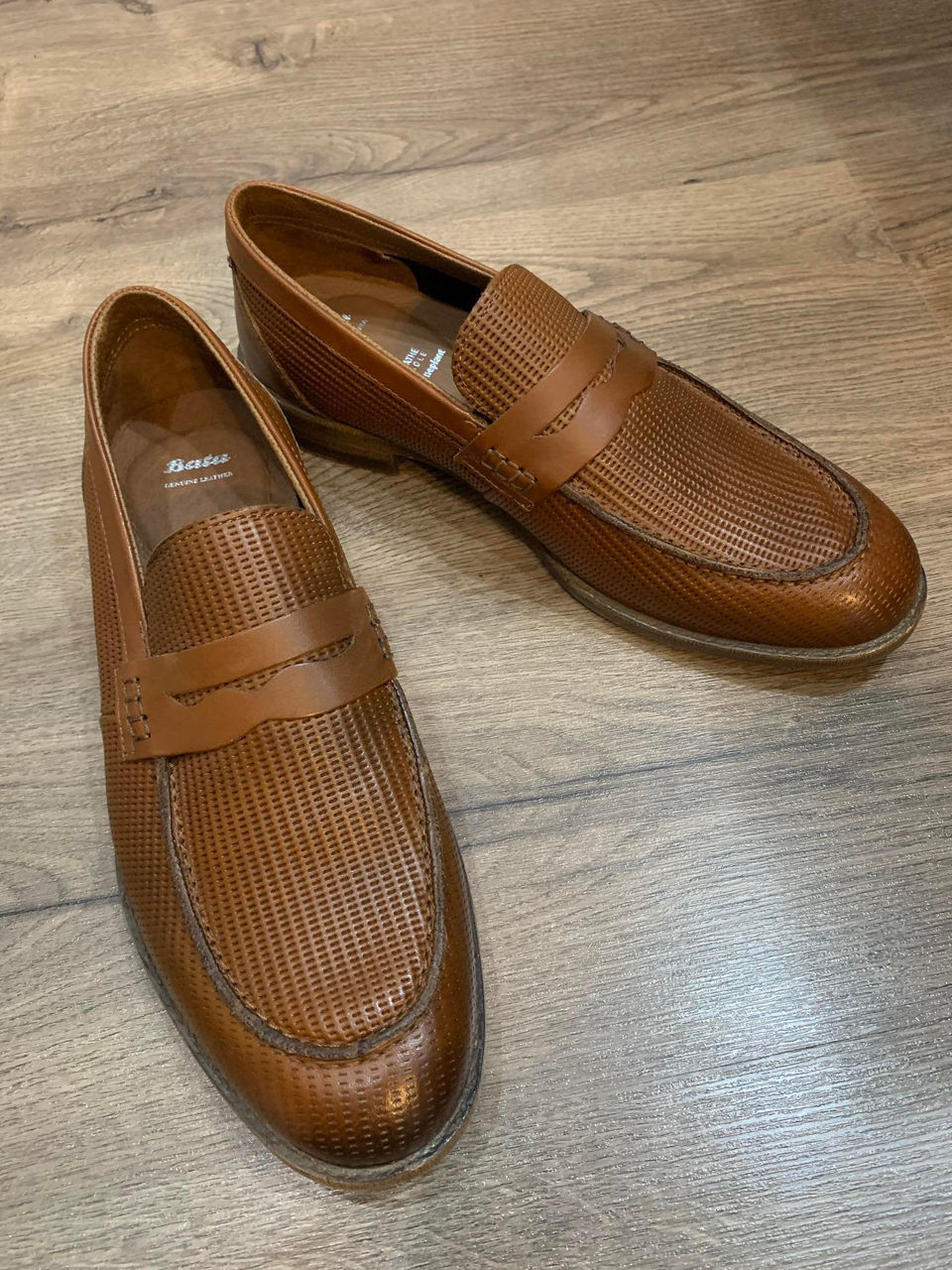 Pantofi (piele) noi. Bata Italia